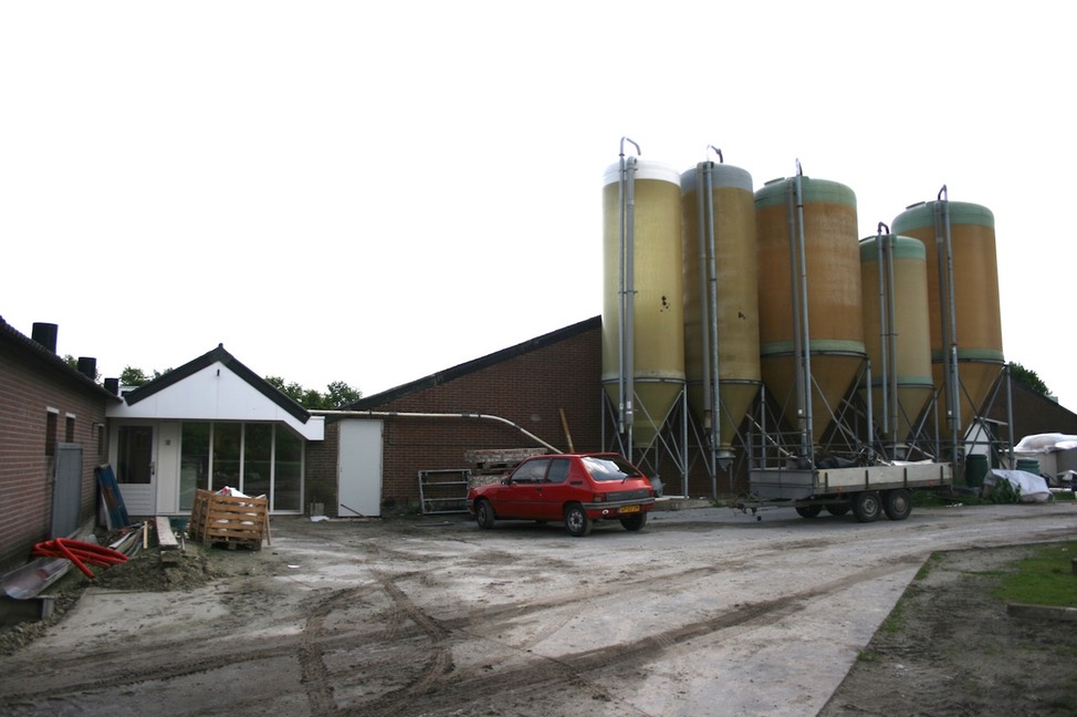 01-Van der Velden GP farm-main entrance