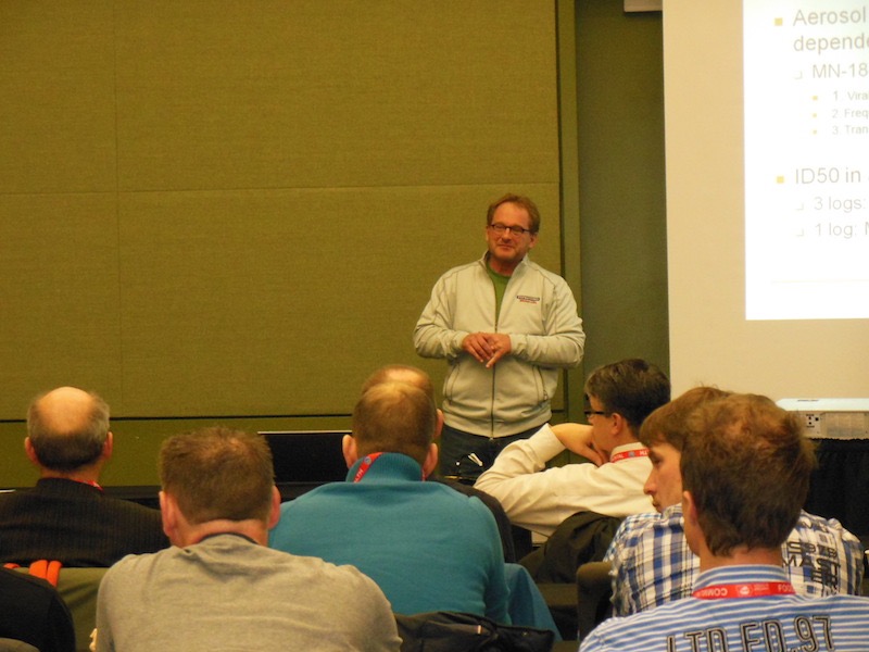 287 Scott Dee addressing dutch visitors and talking about PRRS filtration research.JPG