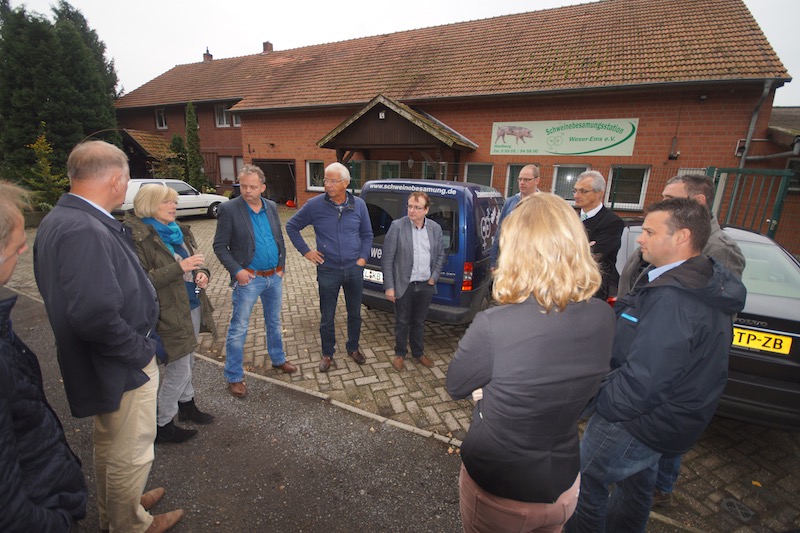 8-2-Belgium and Dutch visitors welcomed by manager station